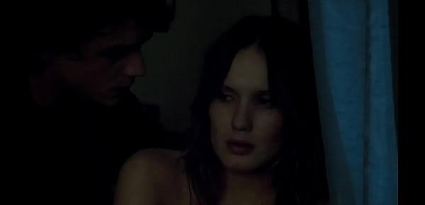  Ana Girardot - Les Revenants S02E02